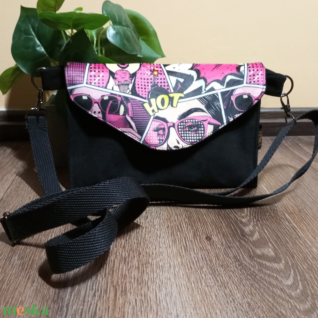 Képregény (pop art) telefontartó válltáska virágmintával - táska & tok - pénztárca & más tok - telefontok - Meska.hu