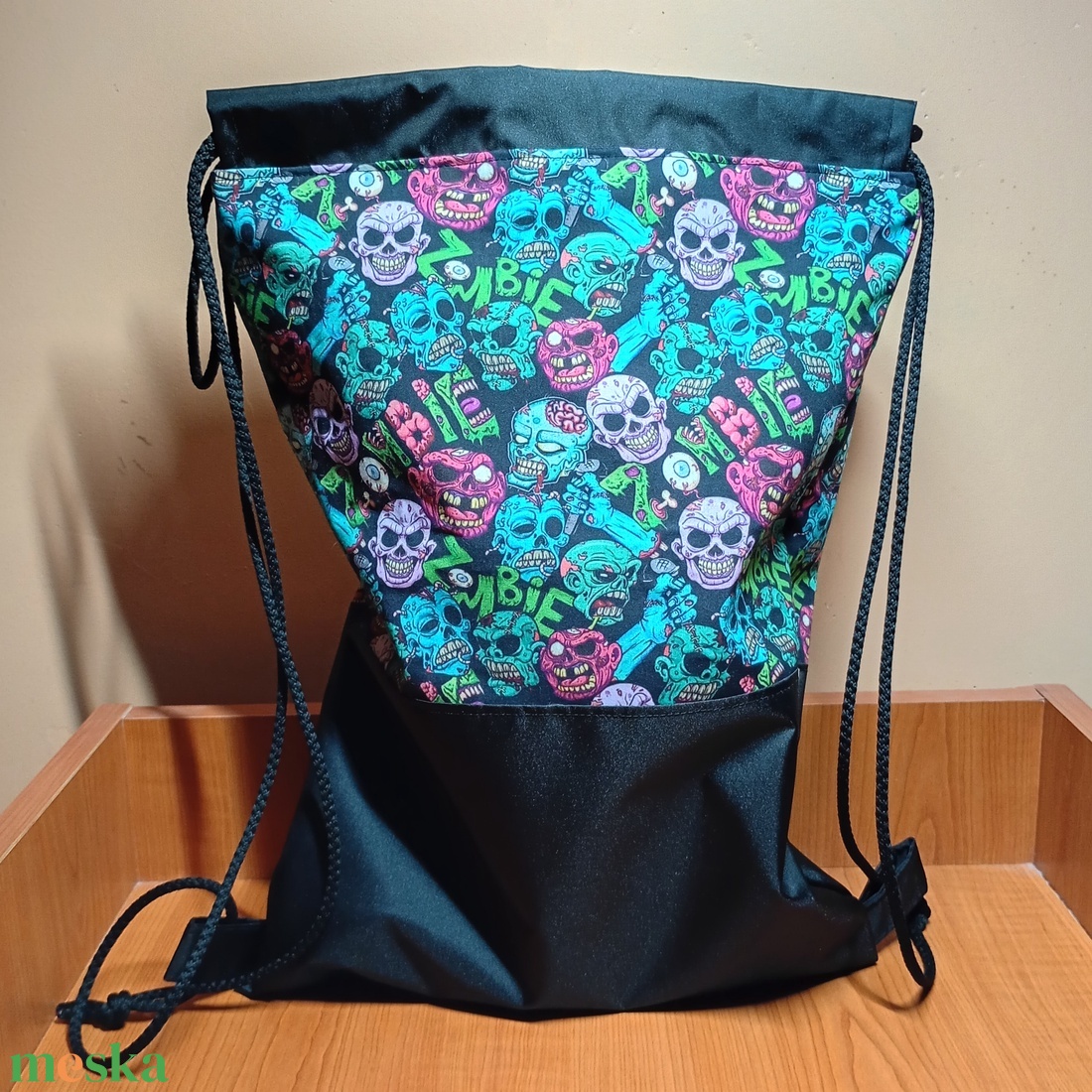Zombie-mintás tornazsák - táska & tok - hátizsák - tornazsák, gymbag - Meska.hu