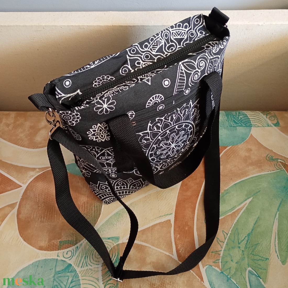 Fekete mandalamintás válltáska - táska & tok - kézitáska & válltáska - válltáska - Meska.hu