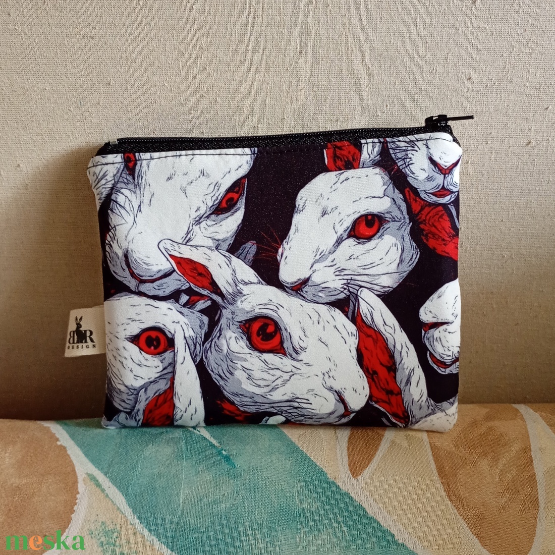 Vérnyúl mintás neszeszer - táska & tok - neszesszer - Meska.hu