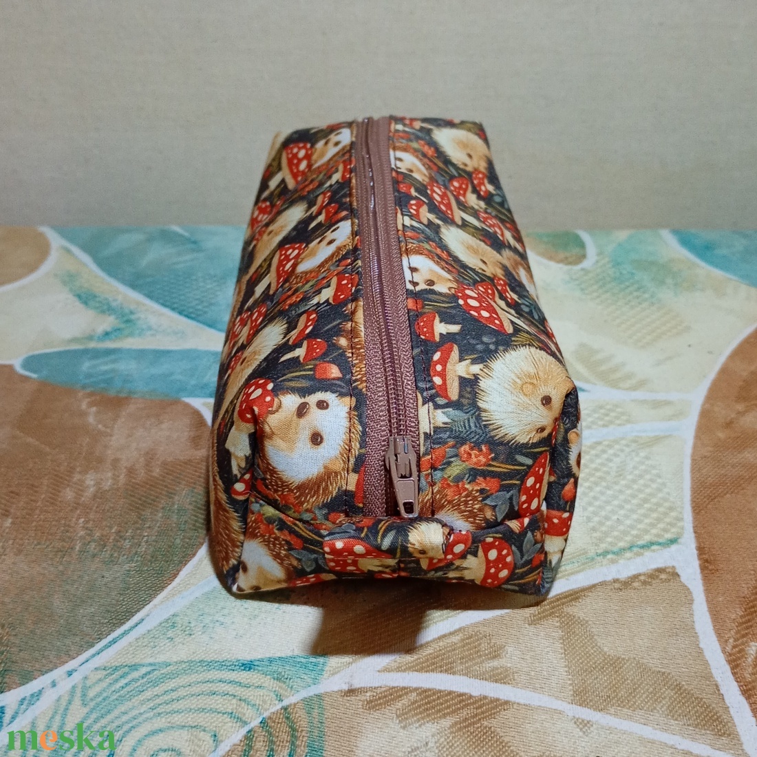 Süni- és gombamintás tolltartó - otthon & életmód - papír, írószer - tolltartó & ceruzatekercs - Meska.hu