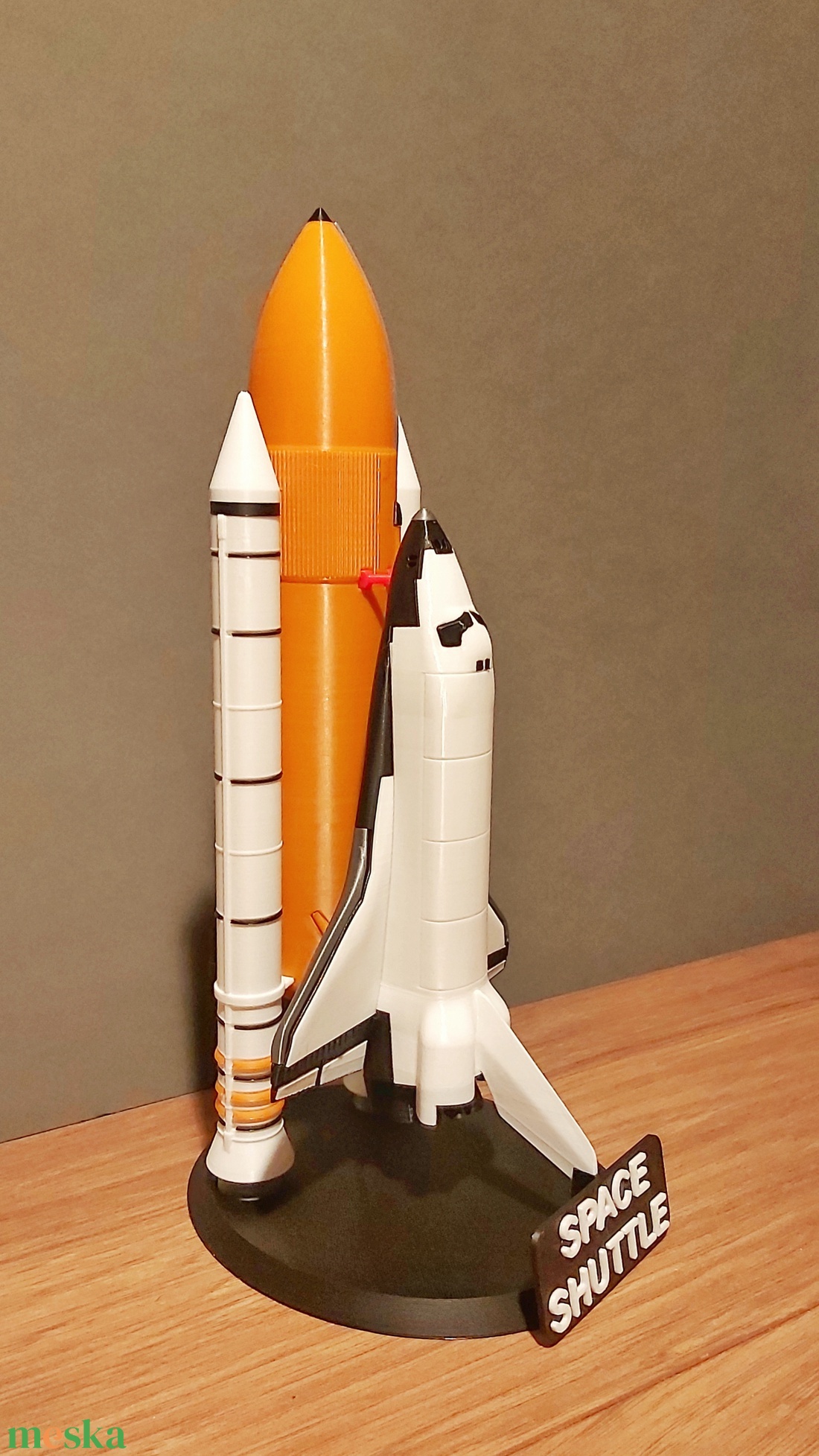 A legendás Űrsikló, a Space Shuttle 1:220 arányú modellje. A gyorsító rakétákkal és üzemanyag tankkal. - művészet - makett, modell - Meska.hu A legendás Űrsikló, a Space Shuttle 1:220 arányú modellje. A gyorsító rakétákkal és üzemanyag tankkal. - művészet - makett, modell - Meska.hu