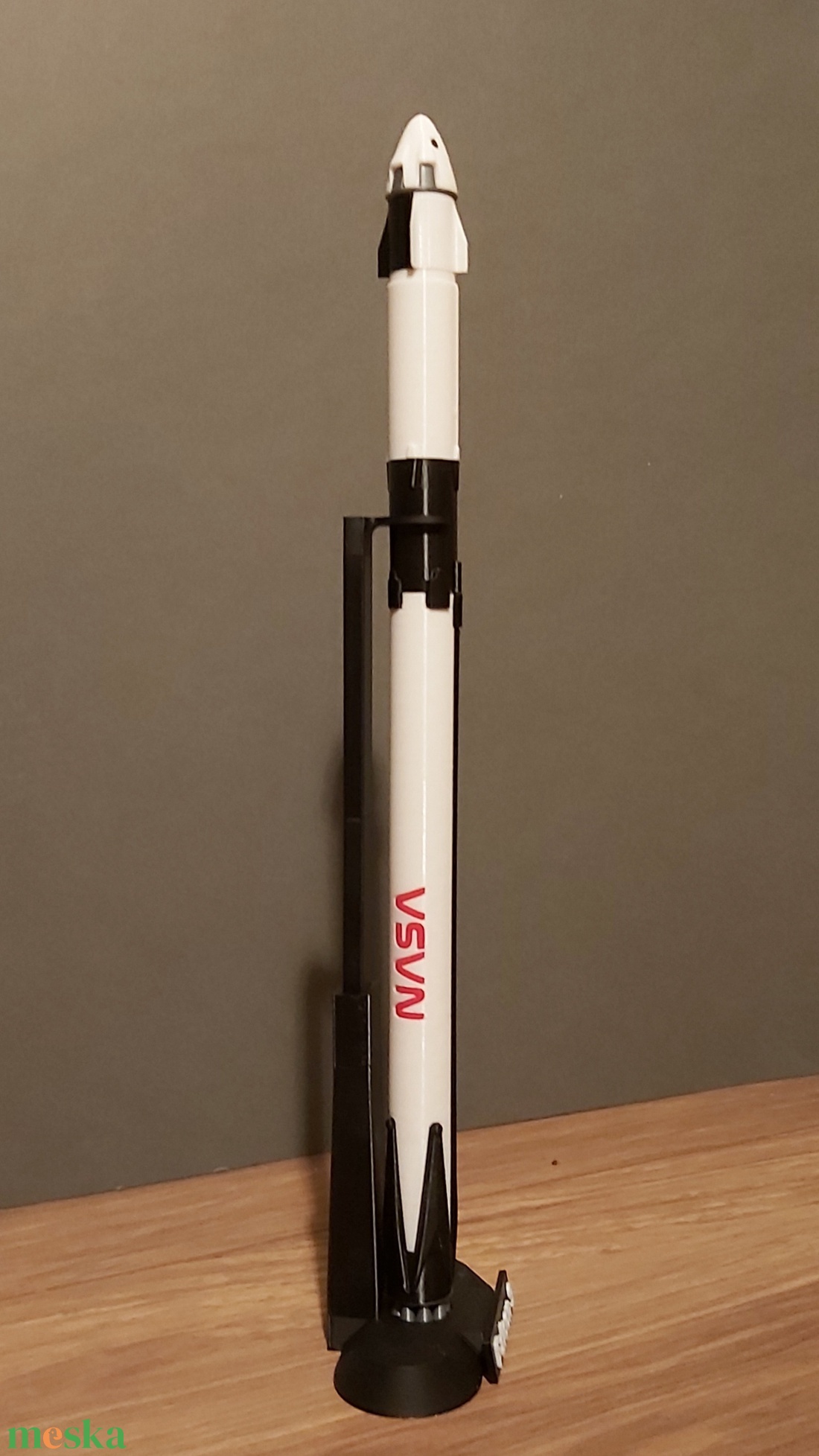 SpaceX Falcon 9 és Crew dragon 3d model. - művészet - makett, modell - Meska.hu SpaceX Falcon 9 és Crew dragon 3d model. - művészet - makett, modell - Meska.hu