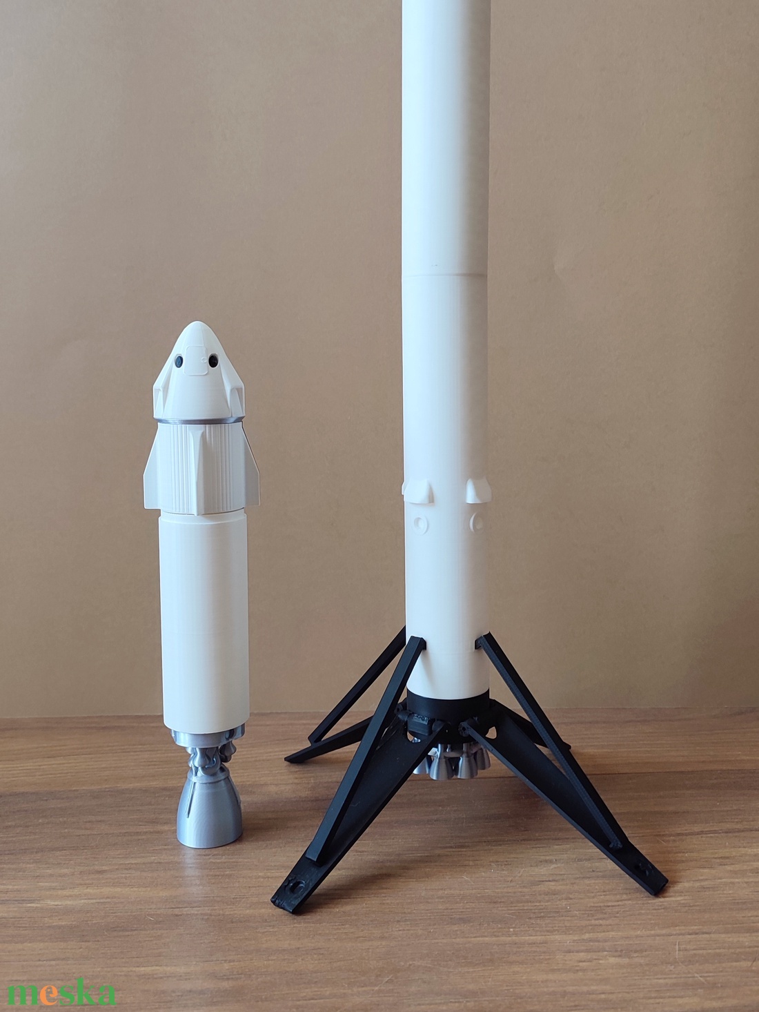 SpaceX Falcon 9 és Crew dragon 3d model.  - művészet - makett, modell - Meska.hu