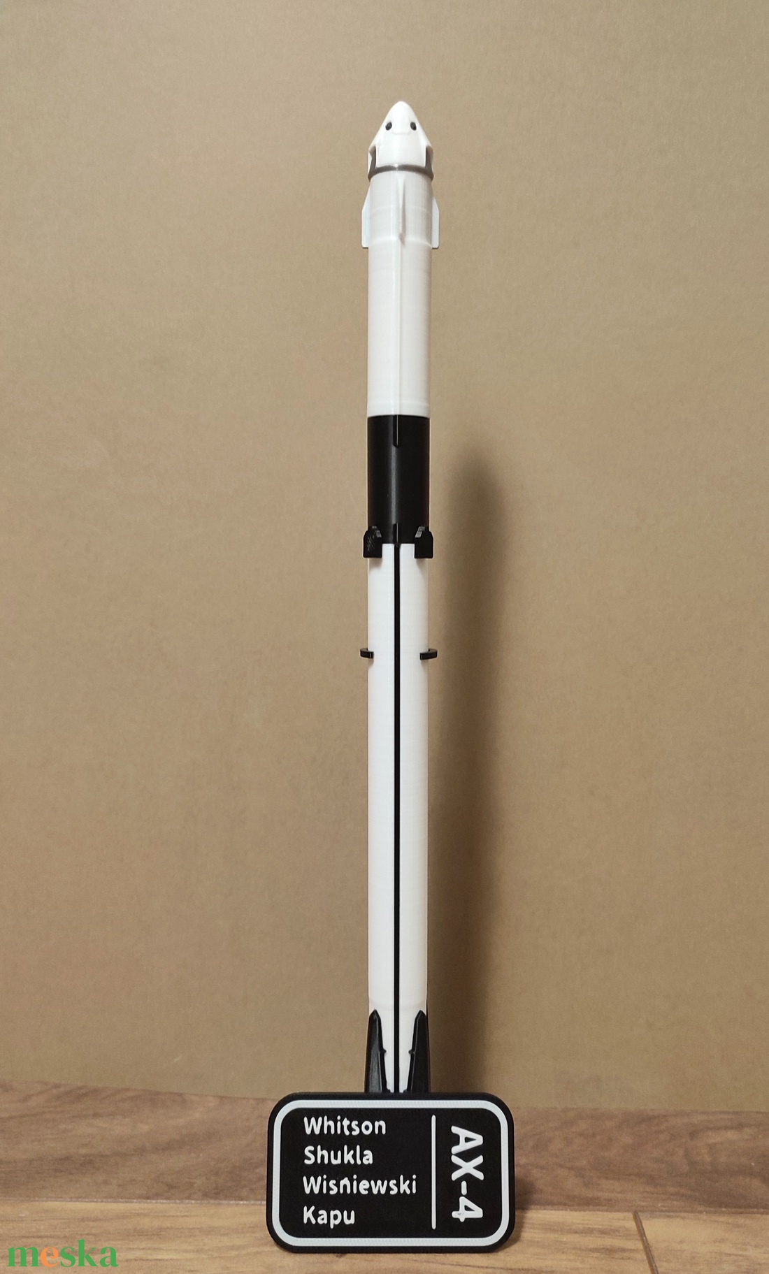 Axiom -4, Kapu Tibor, új, rszletesebb verzió!  SpaceX Falcon 9 és Crew dragon 3d model.  - művészet - makett, modell - Meska.hu