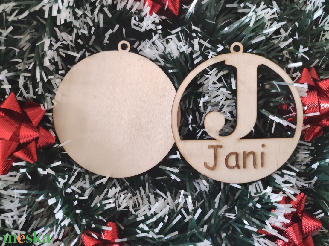 Névre szóló kezdőbetűs fadísz - karácsony - karácsonyi lakásdekoráció - karácsonyfadíszek - Meska.hu