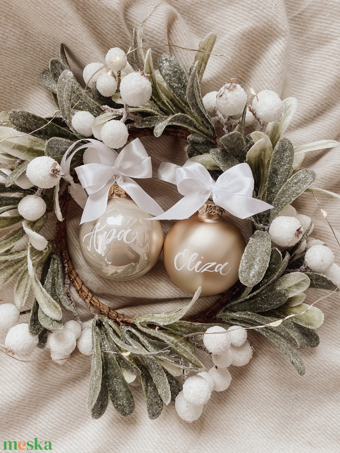 Egyedi feliratú karácsonyi üveggömb - gyöngyház matt - karácsony - karácsonyi lakásdekoráció - karácsonyfadíszek - Meska.hu