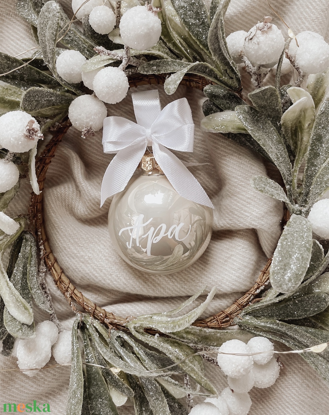 Egyedi feliratú karácsonyi üveggömb - gyöngyház fényes - karácsony - karácsonyi lakásdekoráció - karácsonyfadíszek - Meska.hu