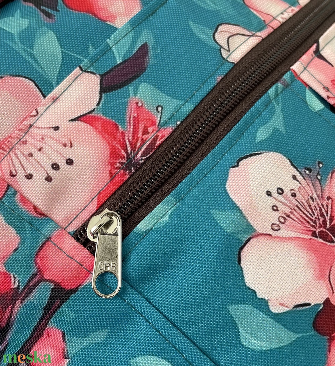 Virágos vízhatlan hátizsák S - táska & tok - laptoptáska, laptop hátizsák - Meska.hu