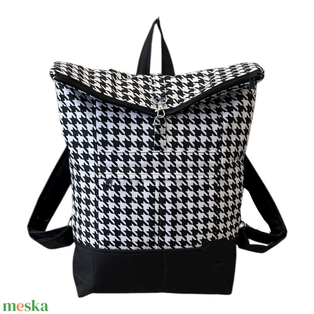 #HMM2 Fekete fehér tyúkláb mintás vízhatlan rolltop hátizsák - táska & tok - laptoptáska, laptop hátizsák - Meska.hu