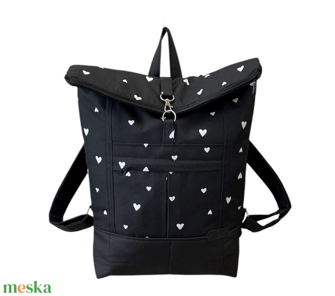 #HMM4 Fekete fehér szív  mintás vízhatlan rolltop hátizsák - táska & tok - laptoptáska, laptop hátizsák - Meska.hu