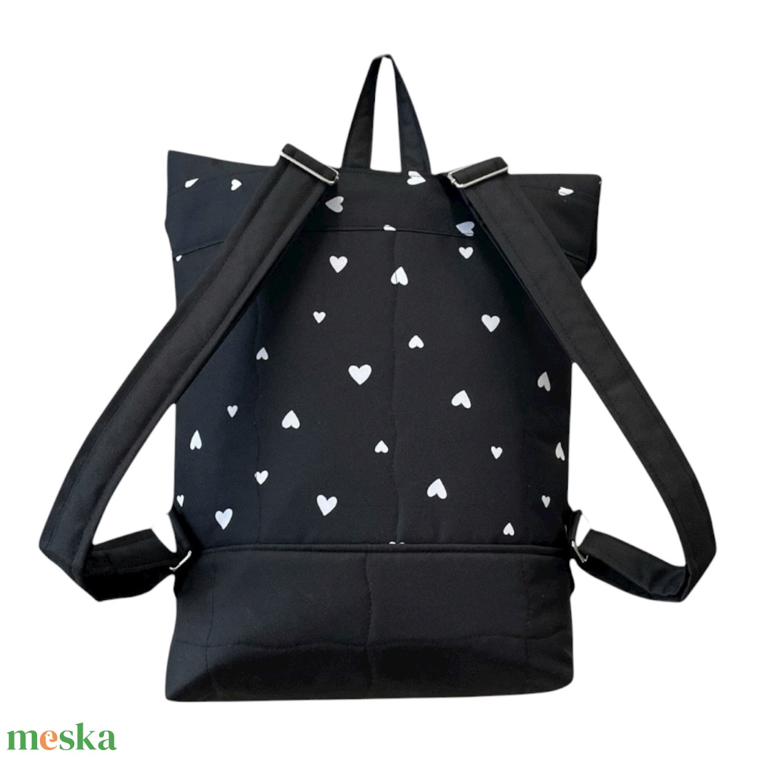 #HMM4 Fekete fehér szív  mintás vízhatlan rolltop hátizsák - táska & tok - laptoptáska, laptop hátizsák - Meska.hu