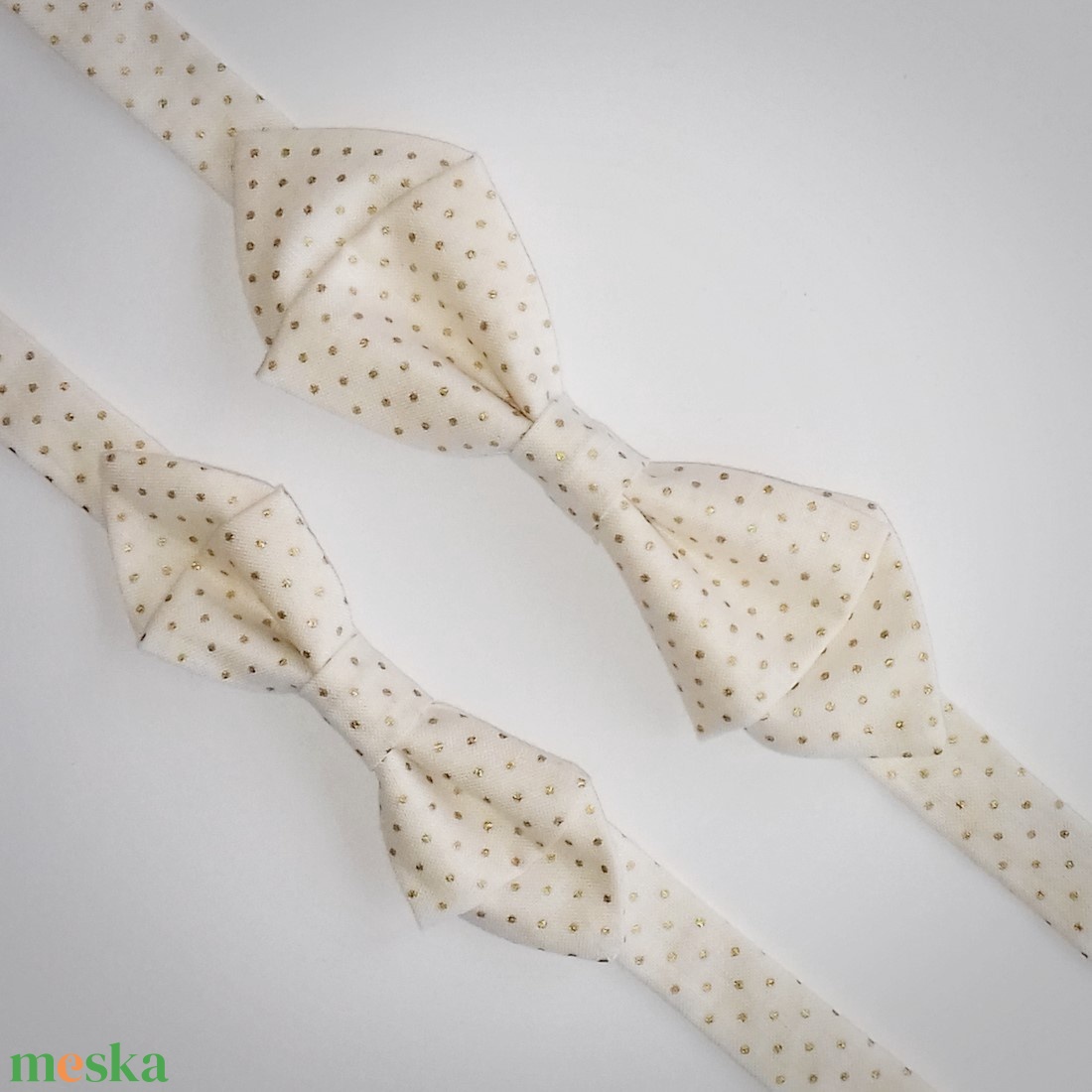 Arany pöttyös díszzsebkendő és csokornyakkendő szett - esküvő - kiegészítők - nyakkendő - Meska.hu