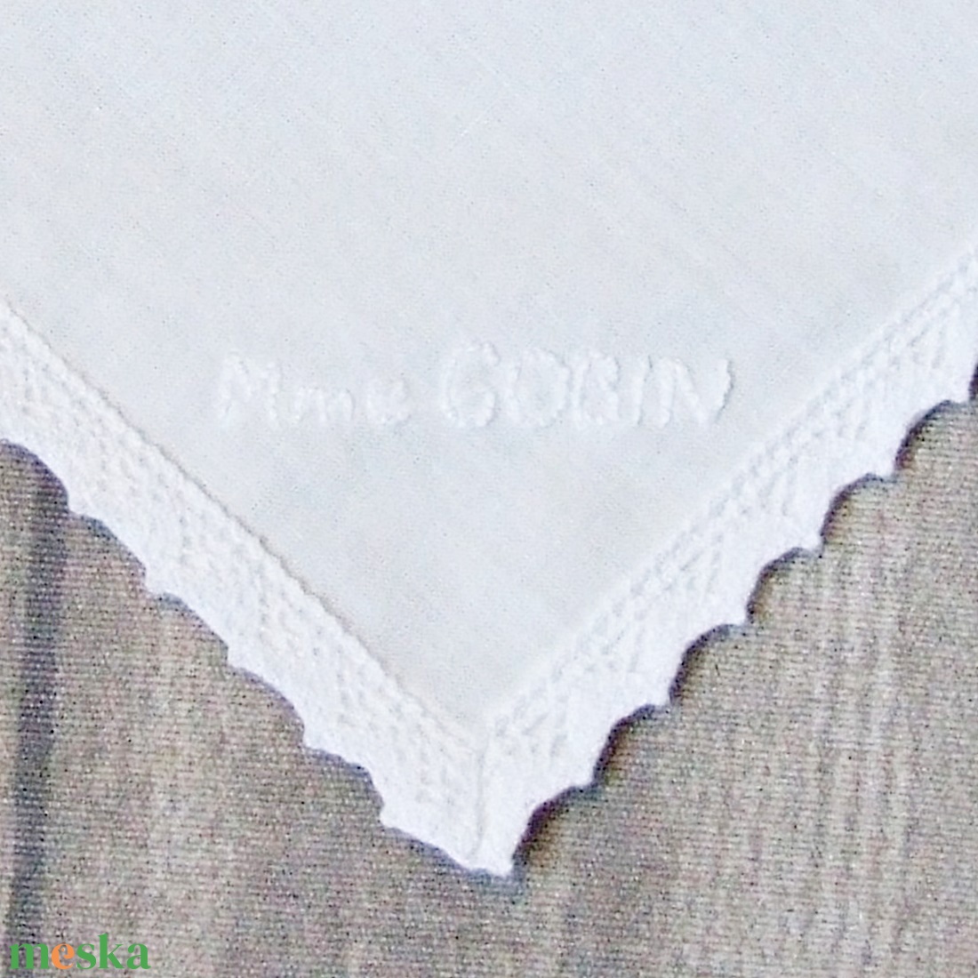 Adrienn részére - hímzett zsebkendő - művészet - grafika & illusztráció - egyéb rajzok - Meska.hu