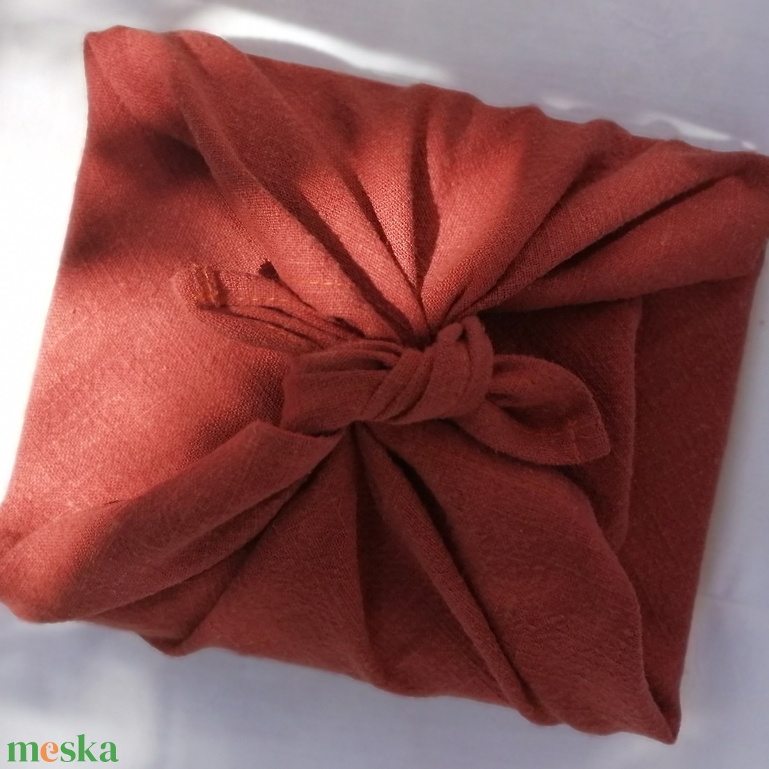 Zerowaste csomagolás - furoshiki ajándékcsomagoló kendő geometria mintával - otthon & életmód - papír, írószer - Meska.hu Zerowaste csomagolás - furoshiki ajándékcsomagoló kendő geometria mintával - otthon & életmód - papír, írószer - Meska.hu