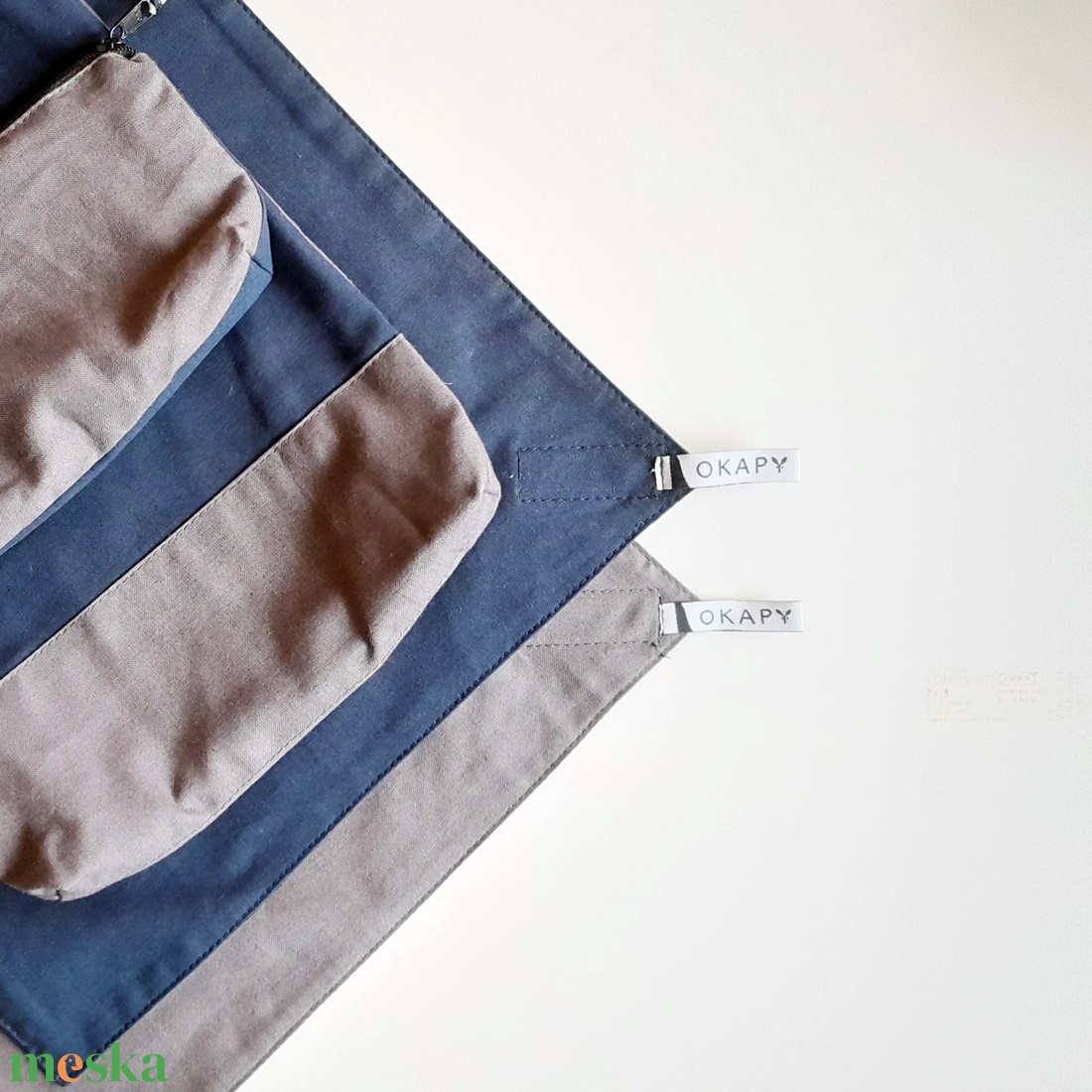 Minimál sötétkék irodai újraszalvéta férfiaknak is, fekete PUL belsővel, szendvics csomagolására - táska & tok - uzsonna- & ebéd tartó - szendvics csomagoló - Meska.hu