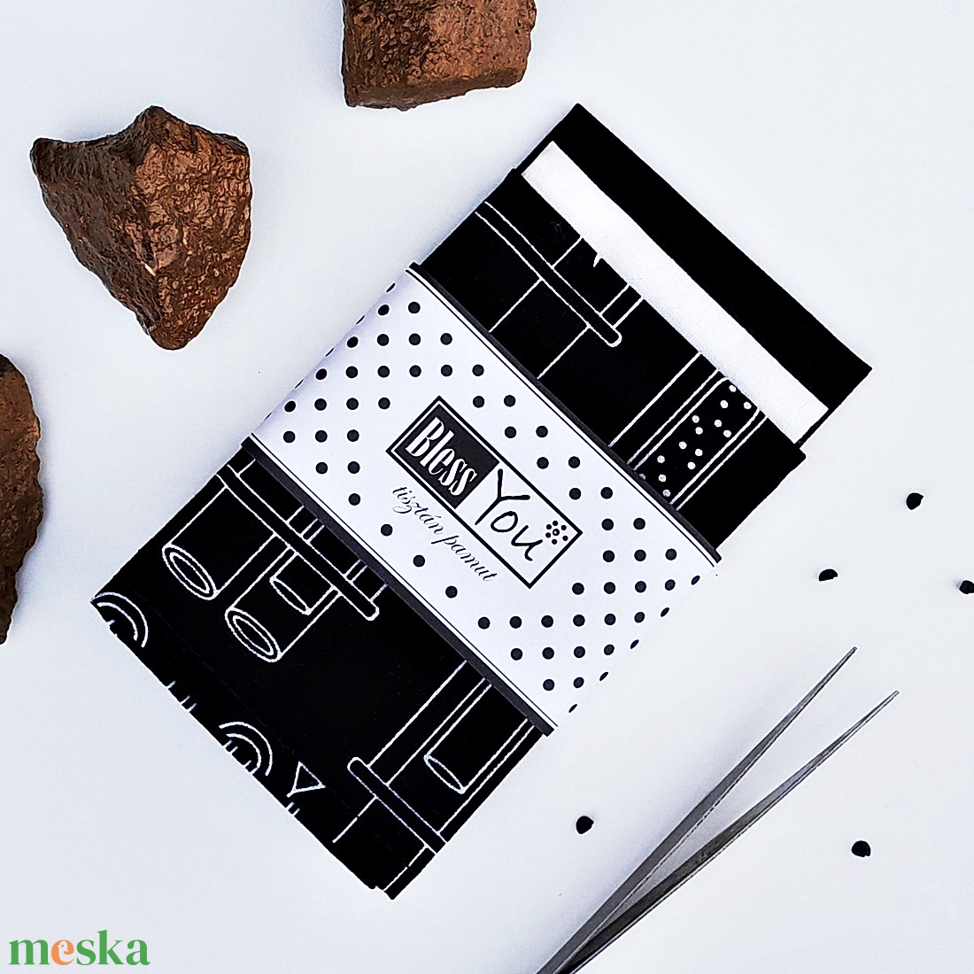 Kémia mintás zsebkendő kémcsővel, vegyjelekkel vegyészeknek, kémiatanároknak ötletes ajándék - ruha & divat - férfi ruha - nyakkendő - Meska.hu