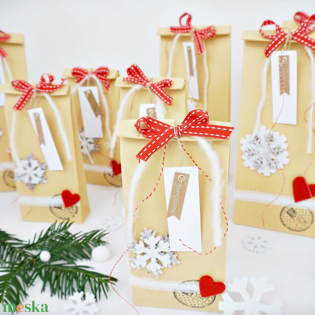 Adventi kalendárium férfiaknak, karácsonyi dekoráció bézs és fekete színben - karácsony - karácsonyi lakásdekoráció - karácsonyi fénydekoráció - Meska.hu