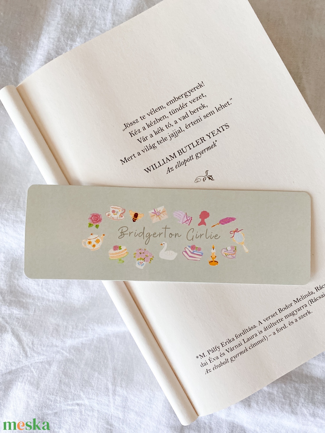 Bridgerton girlie - könyvjelző - könyv & zene - könyvjelző - Meska.hu
