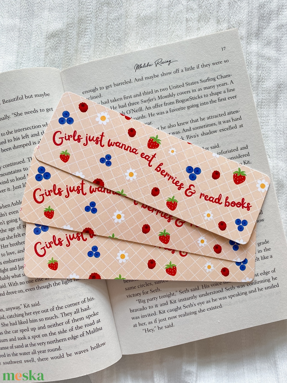 eat berries and read books - könyvjelző - könyv & zene - könyvjelző - Meska.hu