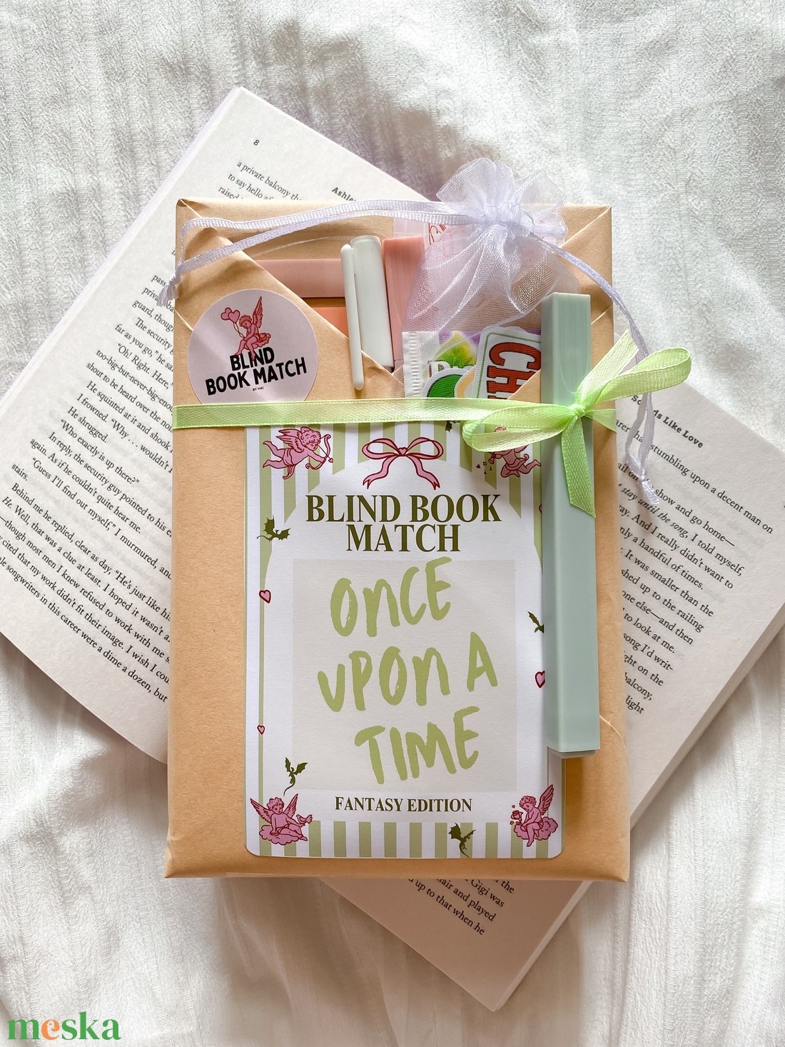 Blind date  with a book (fantasy) - könyves zsákbamacska - könyv & zene - könyv - Meska.hu