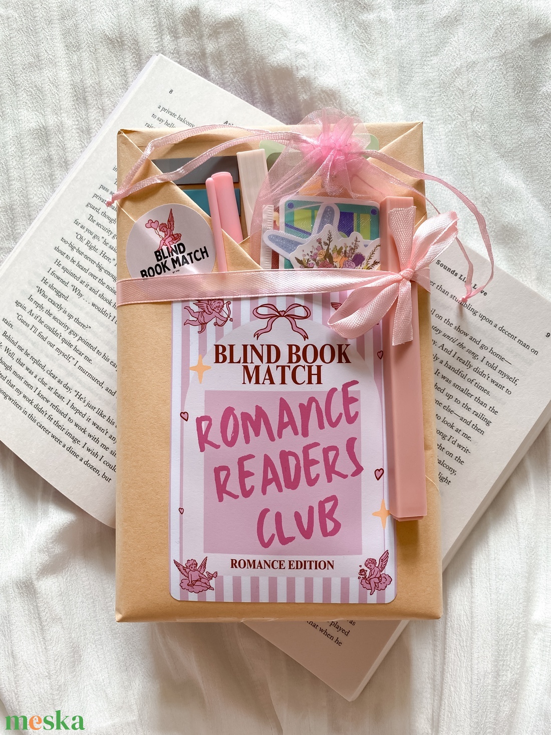 Blind date  with a book (romantikus) - könyves zsákbamacska - könyv & zene - könyv - Meska.hu