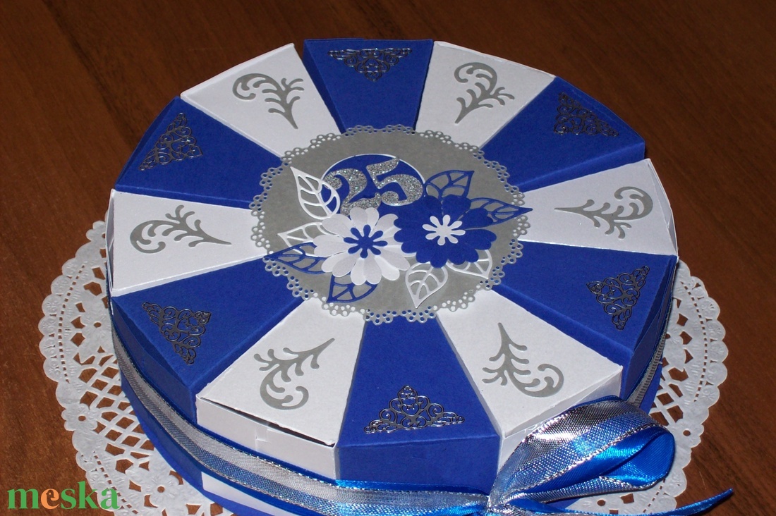 Pénzajándék átadó torta - közepes, ezüstlakodalomra - otthon & életmód - papír, írószer - ajándékozás kellékei - papírtorta - Meska.hu