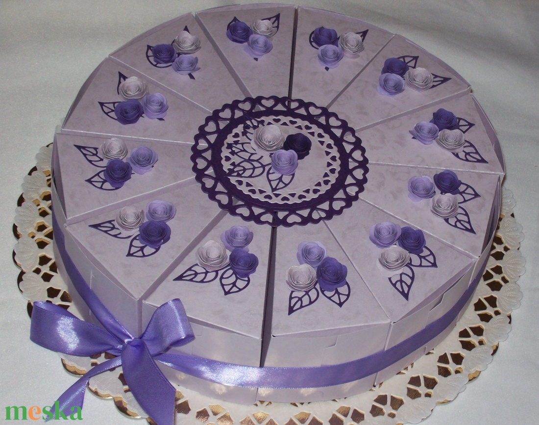 Pénzajándék átadó torta- nagy, lila - otthon & életmód - papír, írószer - ajándékozás kellékei - papírtorta - Meska.hu