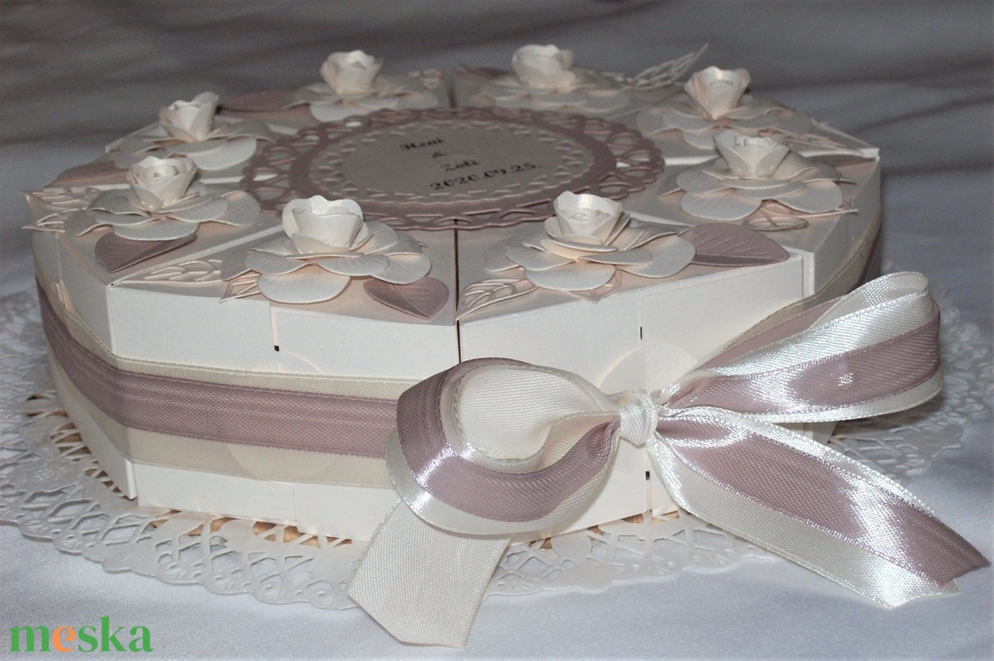 Nászajándék átadó torta- krém-barack-golden rose - otthon & életmód - papír, írószer - ajándékozás kellékei - papírtorta - Meska.hu Nászajándék átadó torta- krém-barack-golden rose - otthon & életmód - papír, írószer - ajándékozás kellékei - papírtorta - Meska.hu