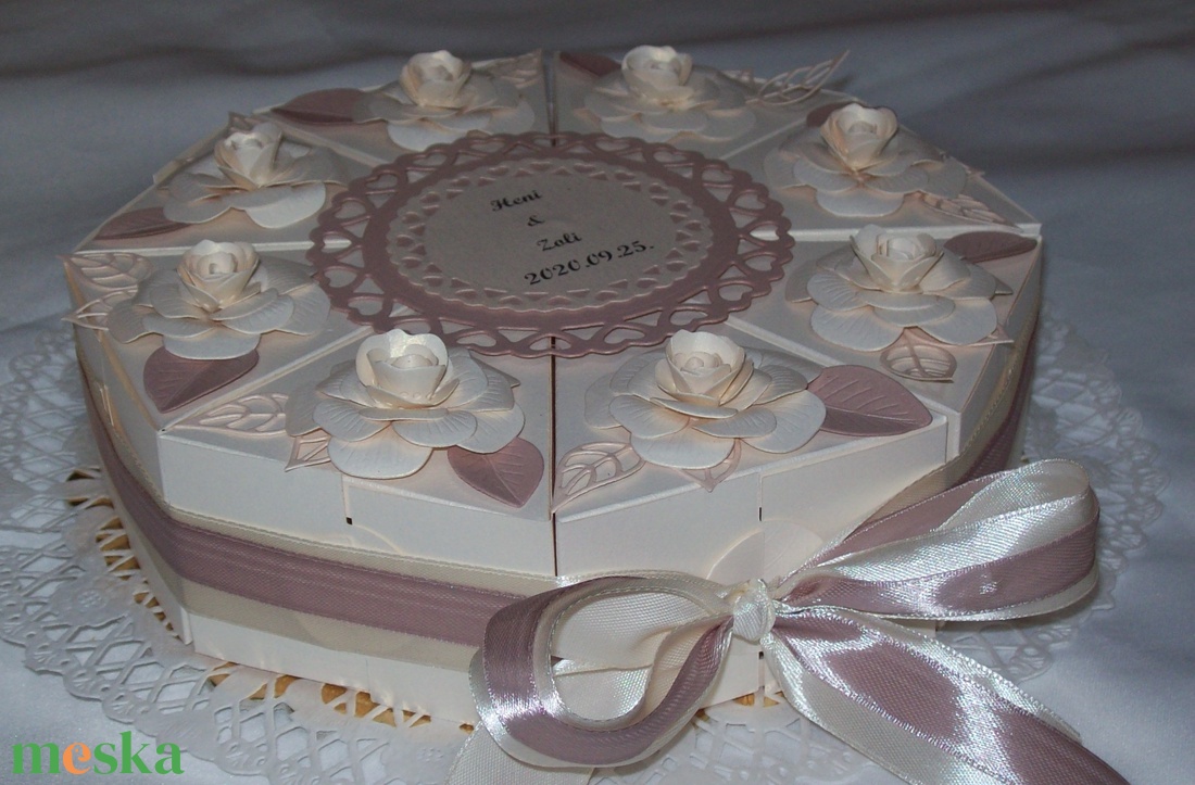 Nászajándék átadó torta- krém-barack-golden rose - otthon & életmód - papír, írószer - ajándékozás kellékei - papírtorta - Meska.hu Nászajándék átadó torta- krém-barack-golden rose - otthon & életmód - papír, írószer - ajándékozás kellékei - papírtorta - Meska.hu