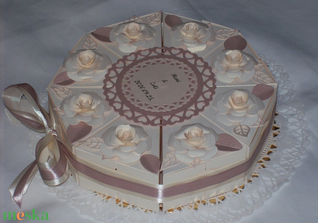 Nászajándék átadó torta- krém-barack-golden rose - otthon & életmód - papír, írószer - ajándékozás kellékei - papírtorta - Meska.hu Nászajándék átadó torta- krém-barack-golden rose - otthon & életmód - papír, írószer - ajándékozás kellékei - papírtorta - Meska.hu