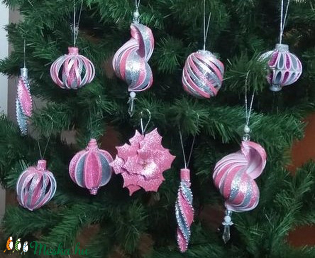 Különleges karácsonyfadísz - rózsaszín-ezüst, keresztezett gömb - karácsony - Meska.hu