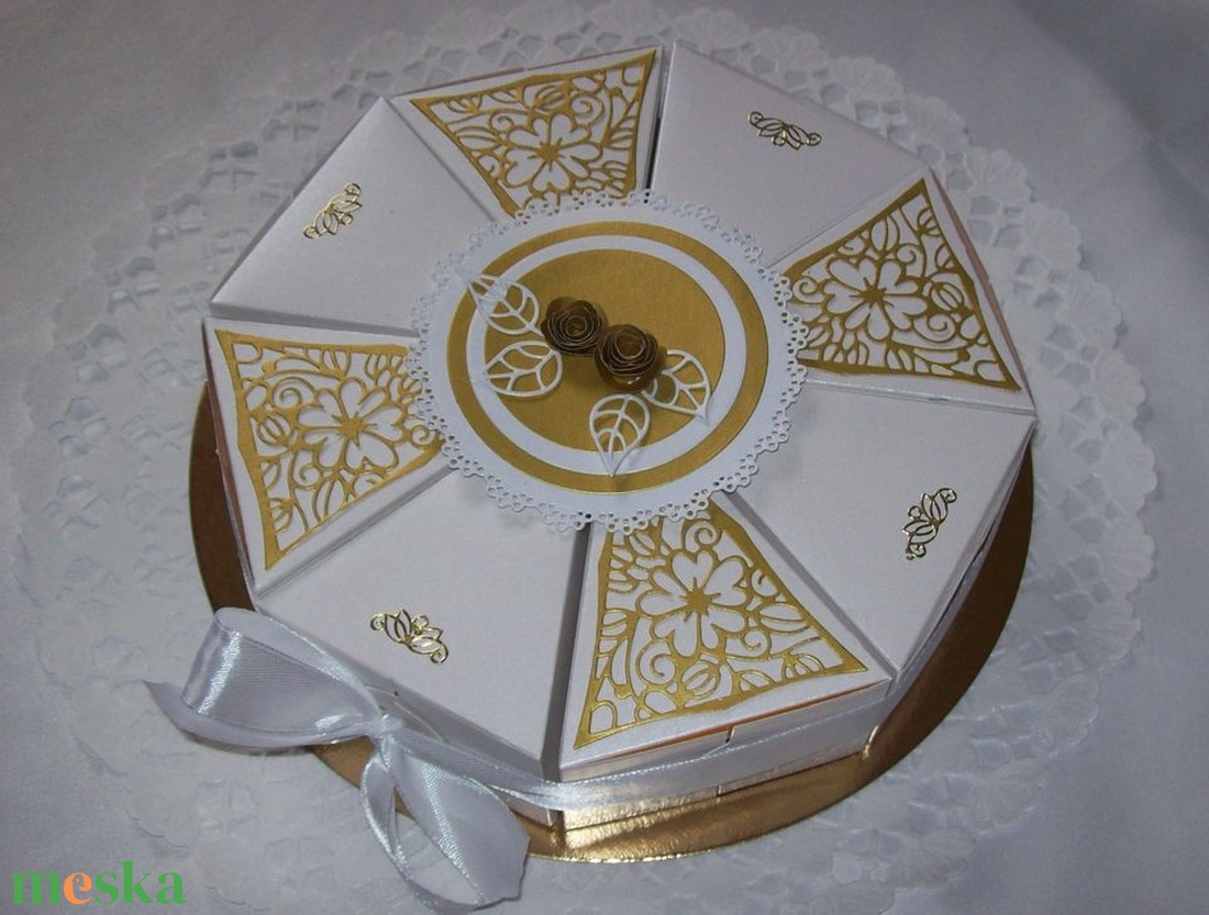 Nászajándék átadó torta, fehér-arany - otthon & életmód - papír, írószer - ajándékozás kellékei - papírtorta - Meska.hu Nászajándék átadó torta, fehér-arany - otthon & életmód - papír, írószer - ajándékozás kellékei - papírtorta - Meska.hu