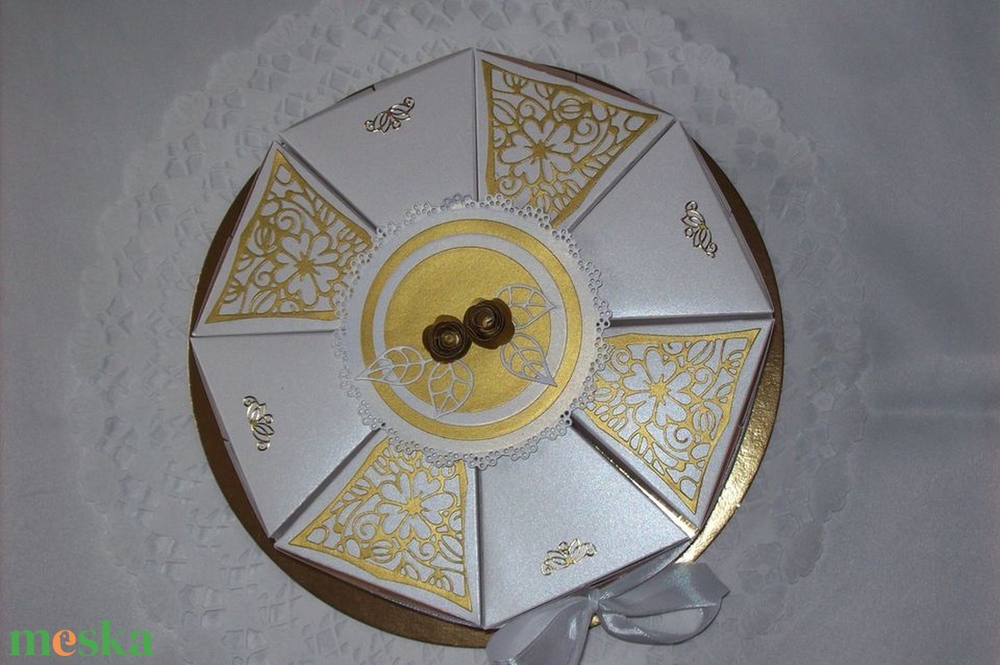Nászajándék átadó torta, fehér-arany - otthon & életmód - papír, írószer - ajándékozás kellékei - papírtorta - Meska.hu Nászajándék átadó torta, fehér-arany - otthon & életmód - papír, írószer - ajándékozás kellékei - papírtorta - Meska.hu
