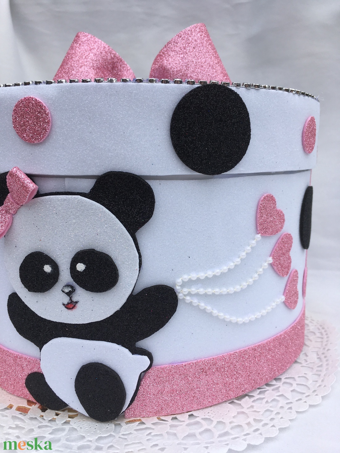 Pandás gyerektorta szülinapra kislánynak - otthon & életmód - papír, írószer - ajándékozás kellékei - papírtorta - Meska.hu Pandás gyerektorta szülinapra kislánynak - otthon & életmód - papír, írószer - ajándékozás kellékei - papírtorta - Meska.hu