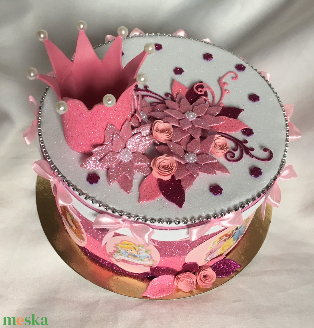 Óvodai kínáló torta szülinapra - csillogó, Disney hercegnős - játék & sport - babalátogató ajándékcsomag - Meska.hu