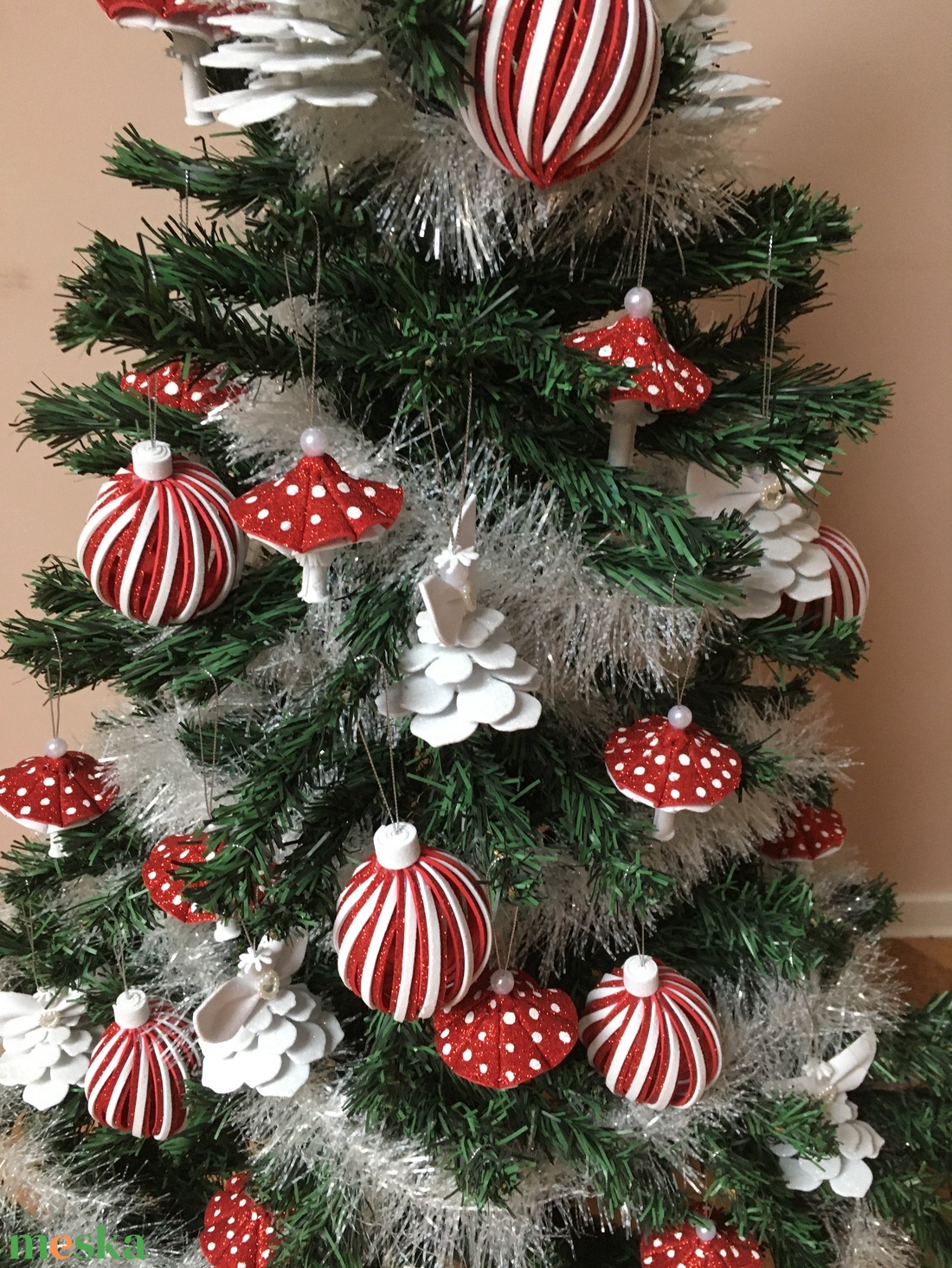 Csillogó karácsonyfadíszek: gomba, angyal, csíkos gömb - karácsony - karácsonyi lakásdekoráció - karácsonyfadíszek - Meska.hu