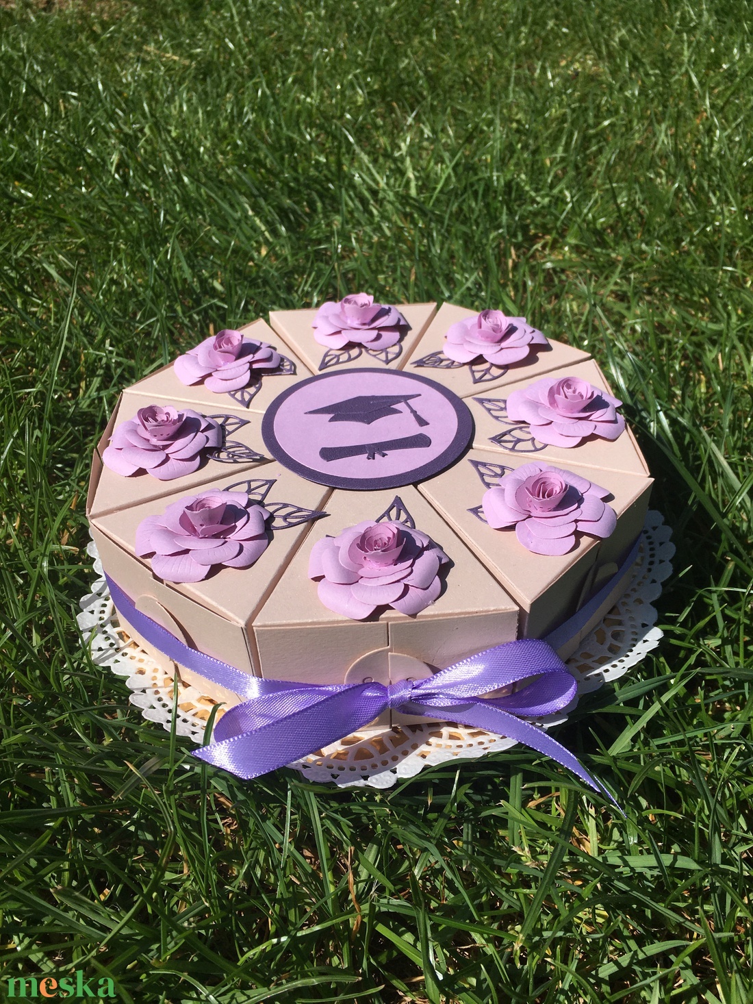 Pénzajándék átadó torta, púder-levendula - otthon & életmód - papír, írószer - ajándékozás kellékei - papírtorta - Meska.hu