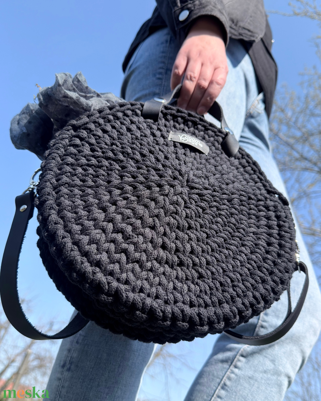 Moonflower � kör alakú horgolt váll- és oldaltáska bőrpánttal - táska & tok - kézitáska & válltáska - kézitáska - Meska.hu