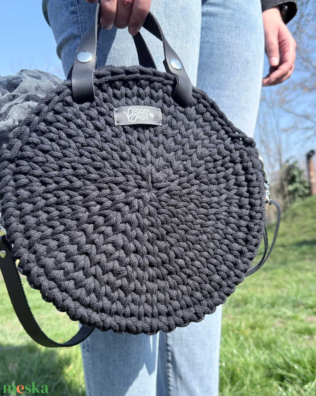 Moonflower � kör alakú horgolt váll- és oldaltáska bőrpánttal - táska & tok - kézitáska & válltáska - kézitáska - Meska.hu