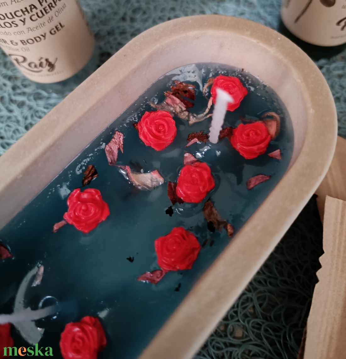 Rózsás fürdő - illatgyertya - kellékek & szerszámok - dekorációs kellékek - dekorációs gyertya - Meska.hu