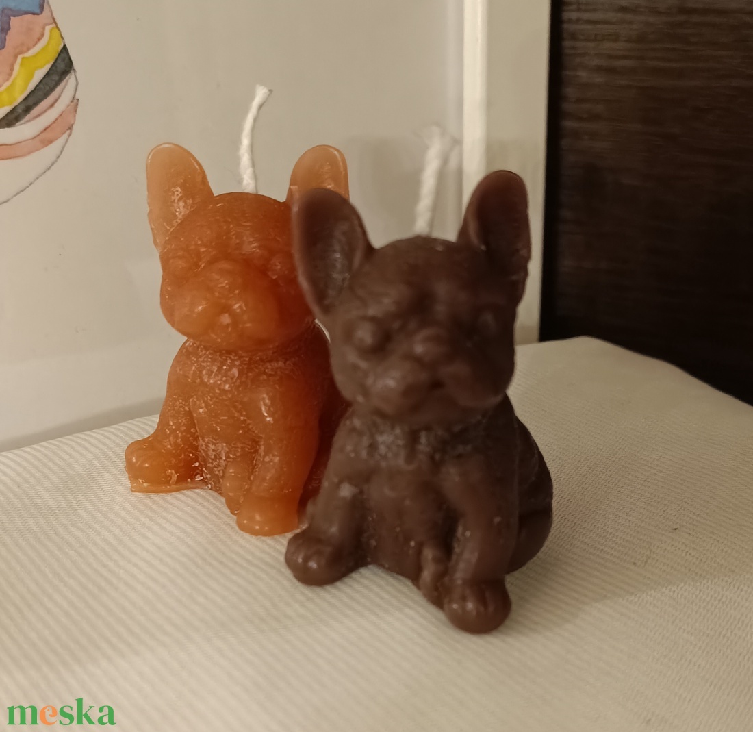 Francia bulldog gyertya díszdobozban - kellékek & szerszámok - dekorációs kellékek - dekorációs gyertya - Meska.hu