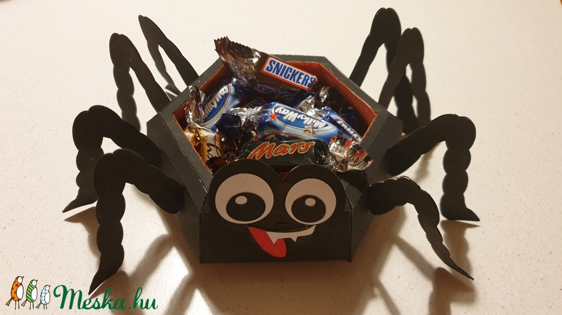 Halloween-i édesség kínáló pókocska papírból - otthon & életmód - Meska.hu Halloween-i édesség kínáló pókocska papírból - otthon & életmód - Meska.hu
