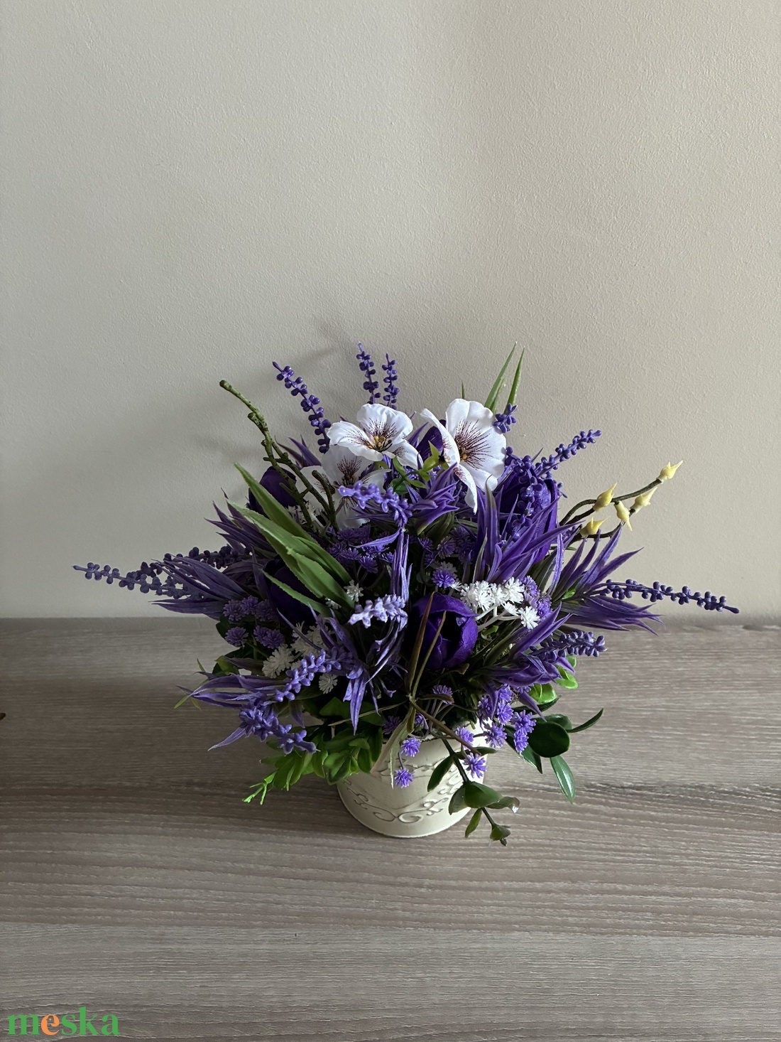 Lila asztaldisz  - otthon & életmód - virágdekoráció - virágdíszek - virágdísz kaspóban - Meska.hu