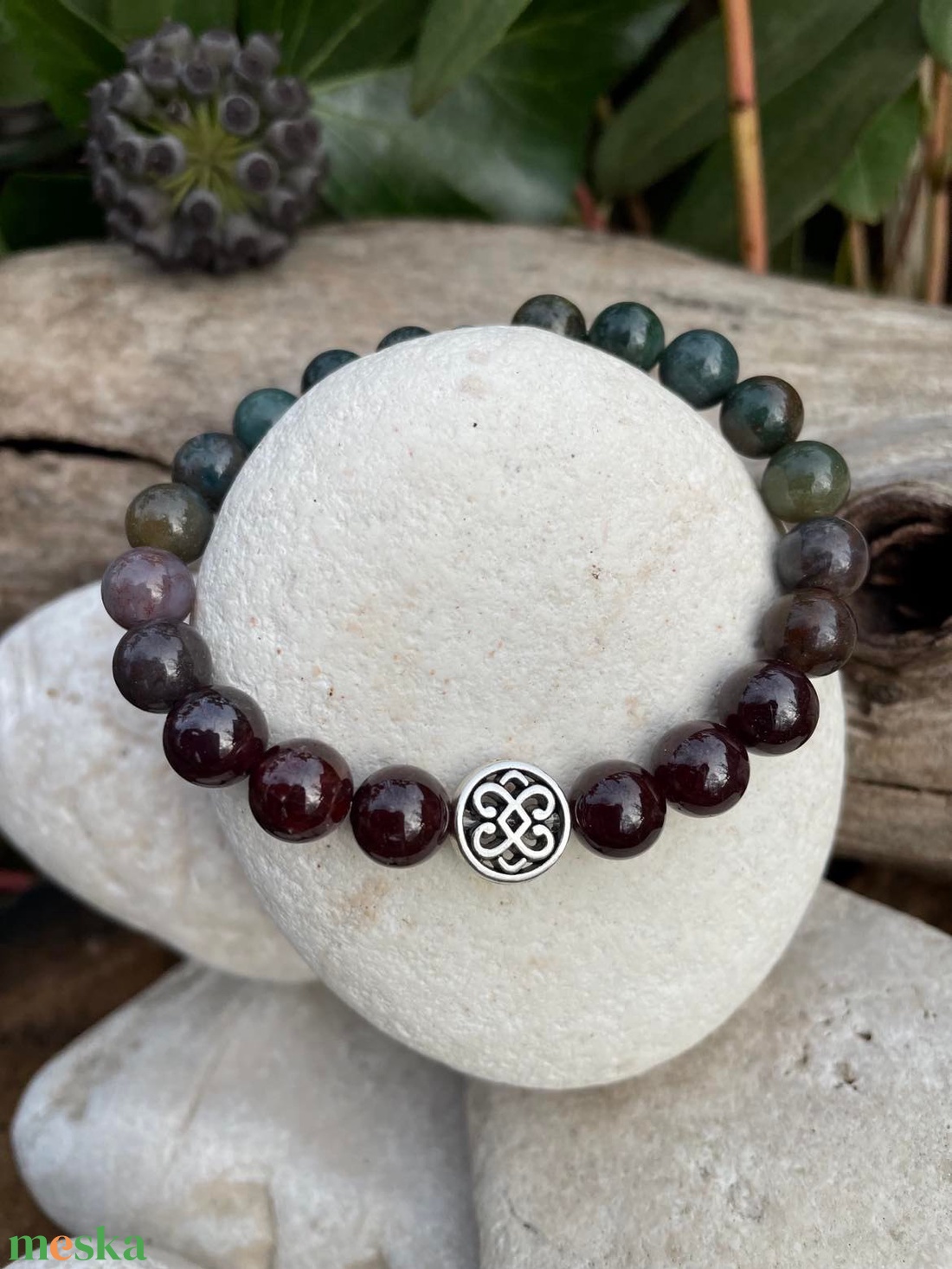 Együttérzés-Gránát-indiai achát karkötő végtelen csomó köztessel - ékszer - karkötő - gyöngyös karkötő - Meska.hu