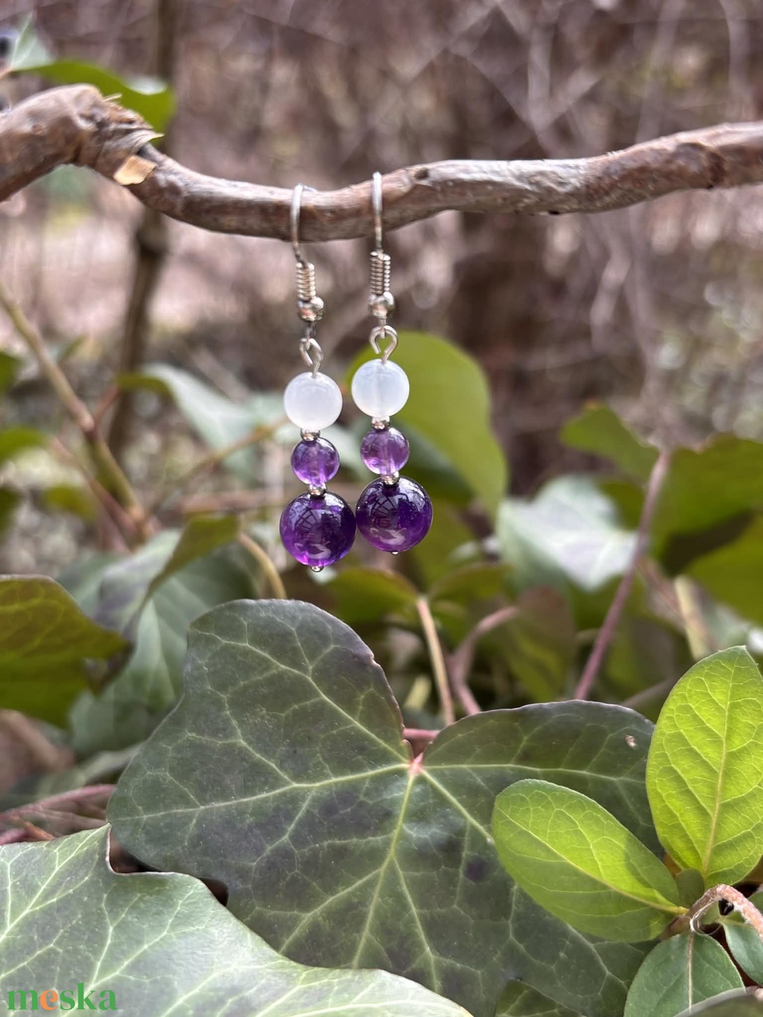  Gyógyír-Ásványfülbevaló ametiszt és holdkő ásványokból - ékszer - fülbevaló - lógó fülbevaló - Meska.hu