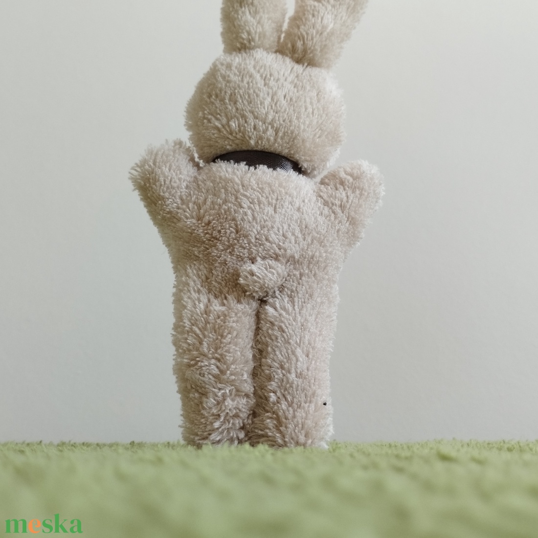 Nyuszi Répatáskában - játék & sport - plüssállat & játékfigura - nyuszi - Meska.hu