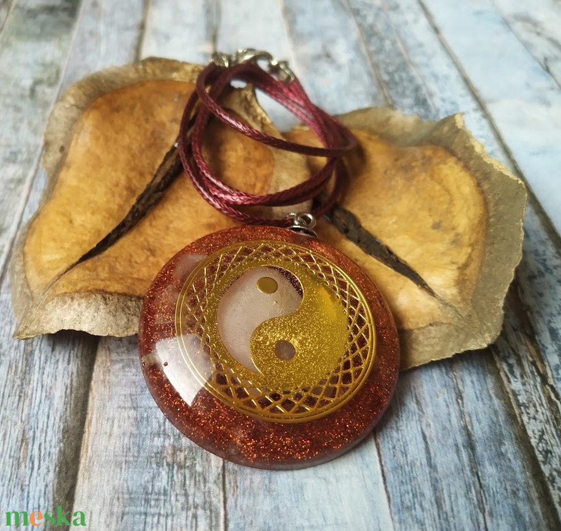 ORGONIT JIN-JANG medál hegyikristály, kunzit és rózsakvarc ásványokkal - ékszer - nyaklánc - medál - Meska.hu