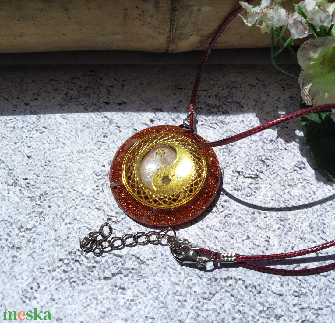 ORGONIT JIN-JANG medál hegyikristály, kunzit és rózsakvarc ásványokkal - ékszer - nyaklánc - medál - Meska.hu