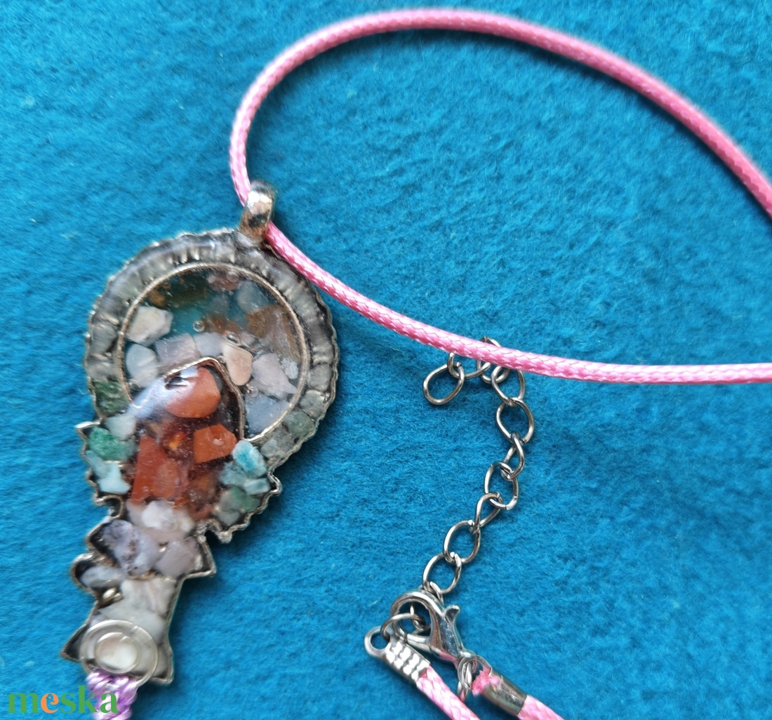 Orgonit Ganesha medál karneol, rózsaopál, jáspis, amazonit és holdkő ásványokkal - otthon & életmód - dekoráció - spiritualitás - ásványok - Meska.hu Orgonit Ganesha medál karneol, rózsaopál, jáspis, amazonit és holdkő ásványokkal - otthon & életmód - dekoráció - spiritualitás - ásványok - Meska.hu